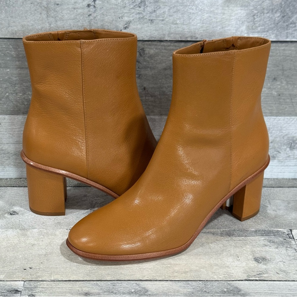 TORY BURCH BROOKE STAMPED HEEL BOOTIE IN CARAMEL CORN - SZ-10.US